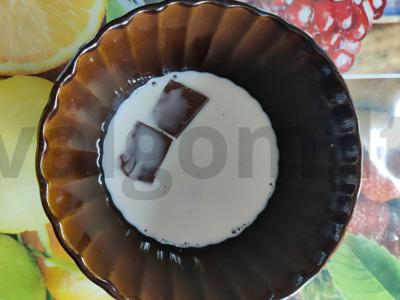 Šokoladinis musas su konjaku ir pienu Žingsnis 1