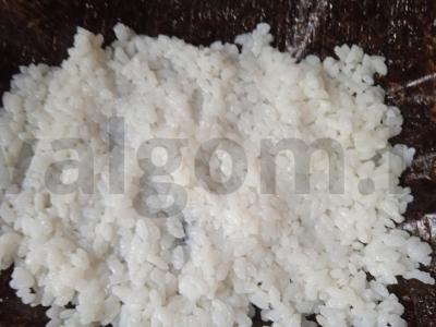 Rulonai su silpnai sūdyta lašiša, agurku ir varškės sūriu Žingsnis 1