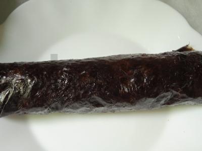 Rulonai su silpnai sūdyta lašiša, agurku ir varškės sūriu Žingsnis 4