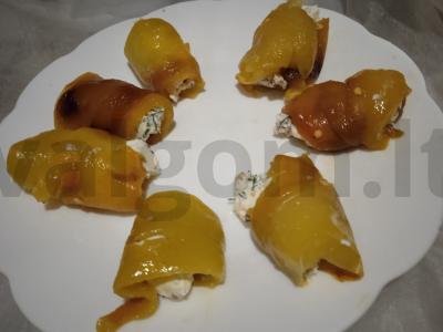 Kepti paprikų ritinėliai su sūrio ir riešutų įdaru Žingsnis 5