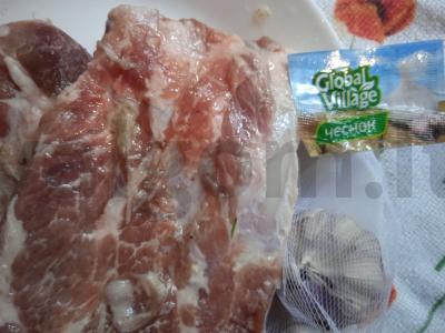 Kiaulienos šonkauliukai su česnaku ir brokoliais Žingsnis 2