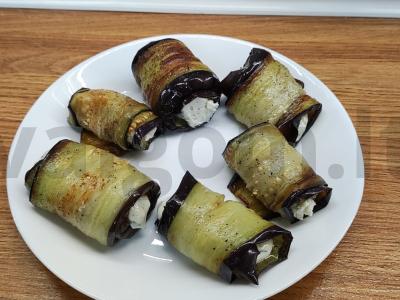 Baklažanų ritinėliai su varškės sūriu pagrindine nuotrauka