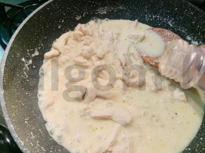 Makaronai su vištienos filė „Grietinėlės-sūrio“ Žingsnis 6