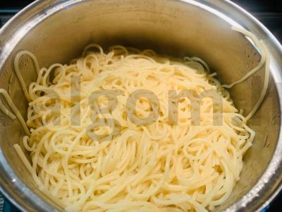 Makaronai su vištienos filė „Grietinėlės-sūrio“ Žingsnis 8