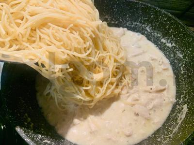 Makaronai su vištienos filė „Grietinėlės-sūrio“ Žingsnis 9