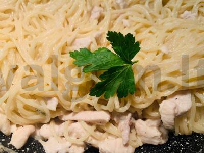 Makaronai su vištienos filė „Grietinėlės-sūrio“ pagrindine nuotrauka