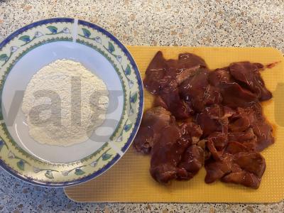 Makaronai su pievagrybiais ir vištienos kepenėlėmis Žingsnis 2