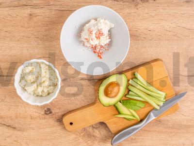 Rulonai „Kalifornija“ su krabų lazdelėmis Žingsnis 1