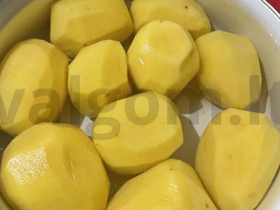 Kepta vištiena su daržovėmis Žingsnis 1