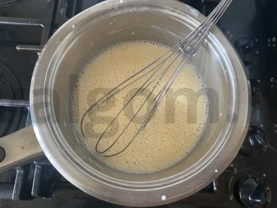 Varškės ir pudingo kremas torto sluoksniams Žingsnis 3