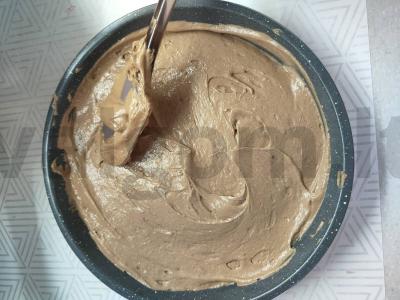 Šokoladinis pyragas su slyvomis Žingsnis 5