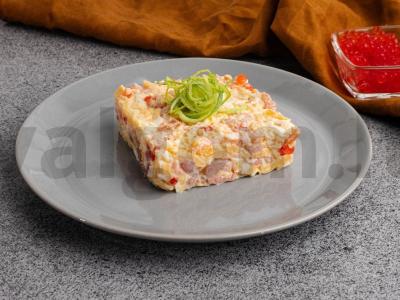 Salotas „Sadko“ su lašiša ir krevetėmis pagrindine nuotrauka