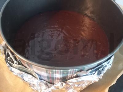 Biskvitas su kremu ir sūdyta karamele Žingsnis 4