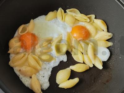 Kiaušiniai su makaronais pusryčiams Žingsnis 2