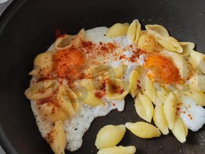 Kiaušiniai su makaronais pusryčiams Žingsnis 3