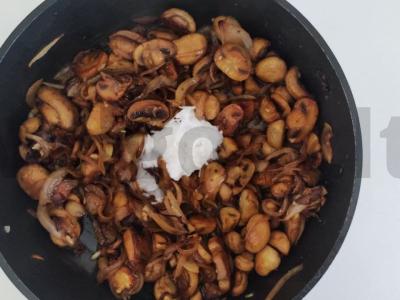 Skanūs grybai kokosų piene Žingsnis 2