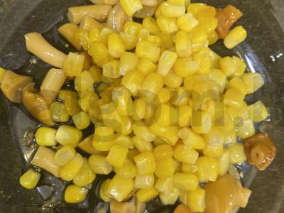 Marinuotų voveraičių salotos su kukurūzais per 5 minutes Žingsnis 4