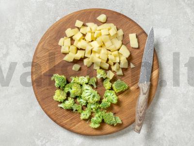 Tirštas grybų sriuba su sūriu ir brokoliais Žingsnis 2