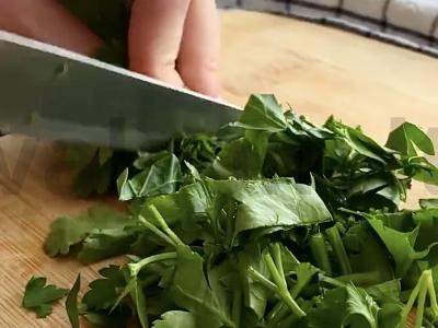 Salotas su traškiais baklažanais ir varškės sūriu Žingsnis 3