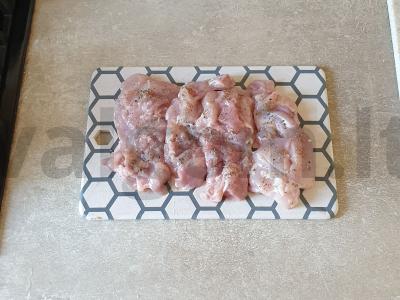 Vištienos filė, kepta su jaunu bulvių Žingsnis 1