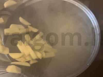 Špinatų ir vištienos blauzdelės sriuba Žingsnis 3