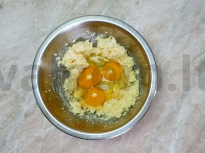 Šokoladiniai keksiukai su glajumi Žingsnis 1