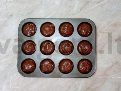 Šokoladiniai keksiukai su glajumi Žingsnis 3