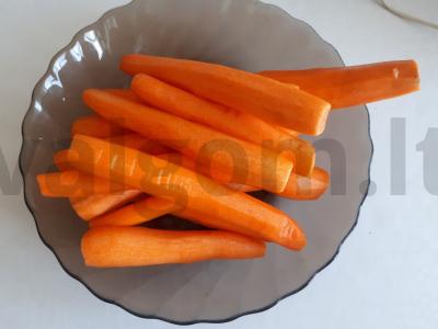 Morkų kotletai su svogūnais Žingsnis 1