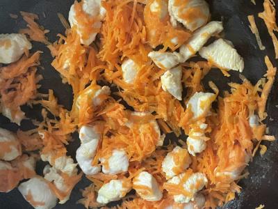 Perlo grūdai su vištiena ir daržovėmis Žingsnis 4