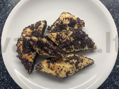 Makovėjiukai su medumi ir aguonomis pagrindine nuotrauka