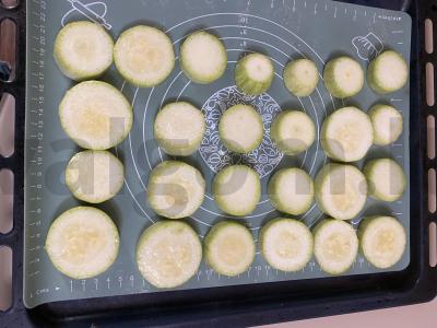 Įdaryti cukinijos su mėsos ir sūrio įdaru Žingsnis 1