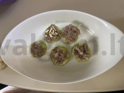 Įdaryti cukinijos su mėsos ir sūrio įdaru Žingsnis 2