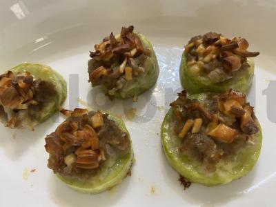 Įdaryti cukinijos su mėsos ir sūrio įdaru Žingsnis 4