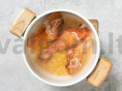 Žirnių sriuba-pyragas su rūkytais produktais Žingsnis 1