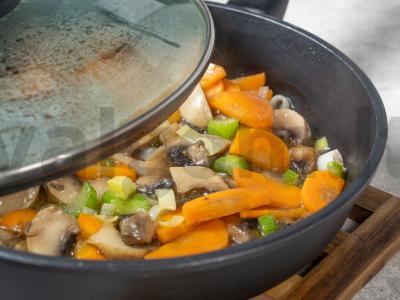 Žirnių sriuba-pyragas su rūkytais produktais Žingsnis 4