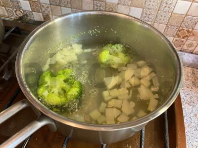 Brokoliai ir cukinijos tyrė kūdikiui Žingsnis 2