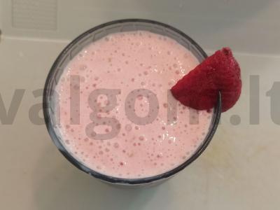 Aviečių kokteilis su ledais pagrindine nuotrauka