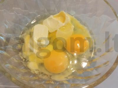 Raisinų pyragas Žingsnis 1