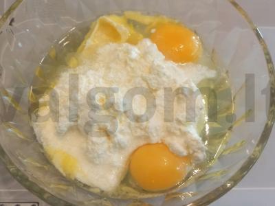 Raisinų pyragas Žingsnis 3