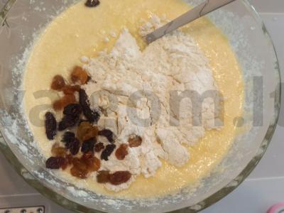 Raisinų pyragas Žingsnis 4