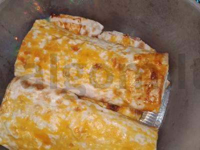 Varškės ritinėlis lavaše pagrindine nuotrauka