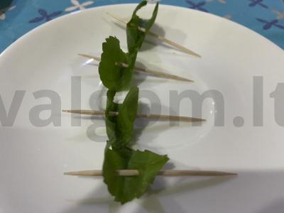 Kanapės su rūkytomis skumbrėmis ir fetos sūriu Žingsnis 5