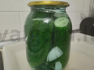 Marinuoti agurkai traškūs Žingsnis 4
