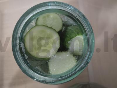 Marinuoti agurkai traškūs Žingsnis 5