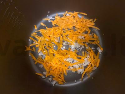 Rusų plovas su vištienos krūtinėle Žingsnis 2