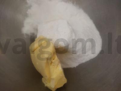 Švelnus varškės ir sviesto kremas Žingsnis 1