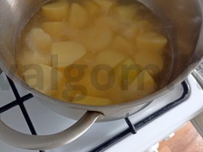 Inkal – troškintas mėsa su bulvėmis Žingsnis 3