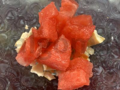 Vaisių salotos iš arbūzo, obuolių ir riešutų Žingsnis 5