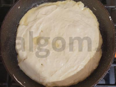 Greita pica su kumpiu keptuvėje Žingsnis 3