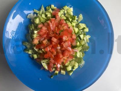 Salotas „Esti“ su vištiena, daržovėmis ir sausainiais Žingsnis 4